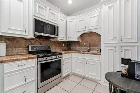 Kitchen - 191 Burch Rd, Shepherd, TX 77371 photo 2 of 2