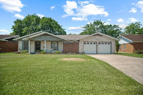 519 Travis St, Port Lavaca, TX 77979