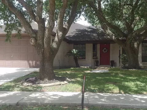 806 Country Place Blvd St, Pearland, TX 77584
