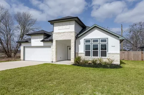 Exterior - 7440 Avenue E, Beasley, TX 77417 photo 3 of 4