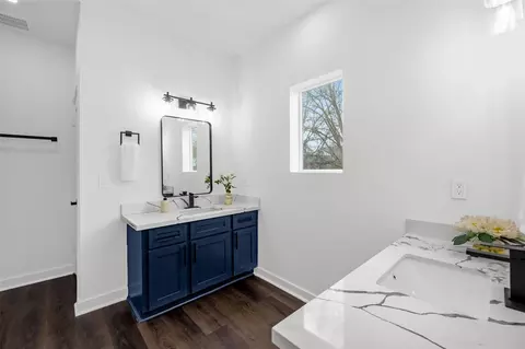 Bath - 7440 Avenue E, Beasley, TX 77417 photo 5 of 7