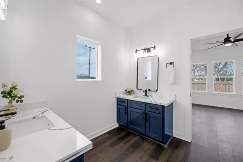 Bath - 7440 Avenue E, Beasley, TX 77417 photo 6 of 7
