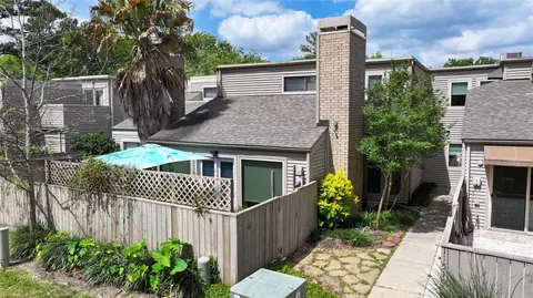 11521 Riverview Dr, Houston, TX 77077