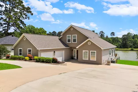 537 Caney Creek Dr, Livingston, TX 77351