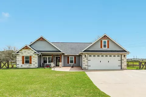 613 Winchester Trl, Angleton, TX 77515