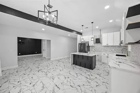 8824 Leander St, Houston, TX 77012