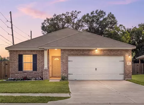 601 Burkett St, Dayton, TX 77535