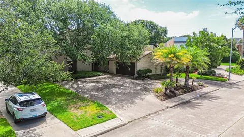 6 Park Ln, Galveston, TX 77551