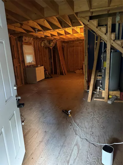 Entry Way - 224 Sequoia Ln, Onalaska, TX 77360 photo 1 of 2