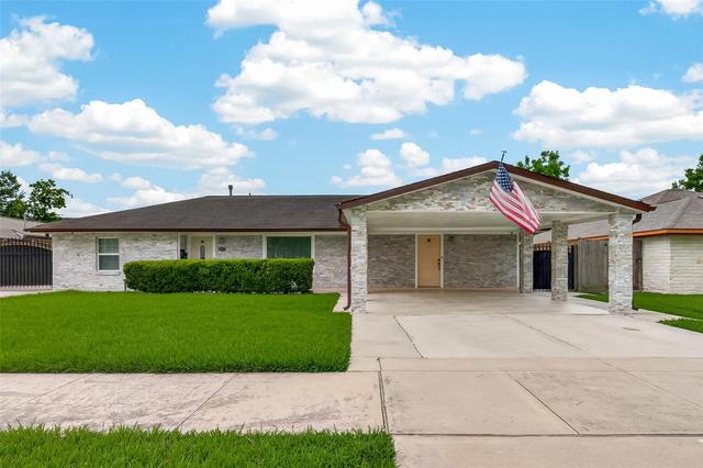 10939 Timberoak Dr, Houston, TX 77043