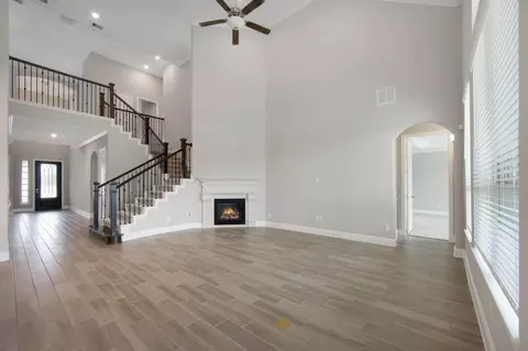 Living - 31049 Fairfield Maple Trl, Spring, TX 77386 photo 2 of 5