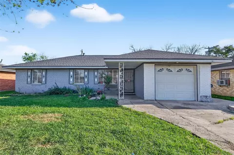 8822 Homewood Ln, Houston, TX 77078