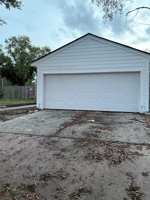 10203 Heather Hill Dr, Houston, TX 77086