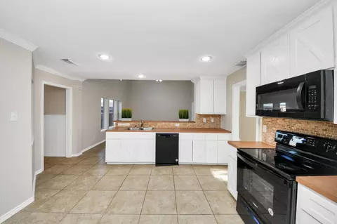 Kitchen - 1903 Ryansbrook Ln, Spring, TX 77386 photo 6 of 7