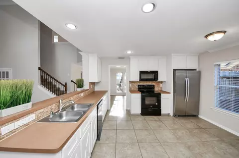 Kitchen - 1903 Ryansbrook Ln, Spring, TX 77386 photo 4 of 7
