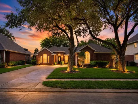 4018 Crystal Lake Cir N, Pearland, TX 77584