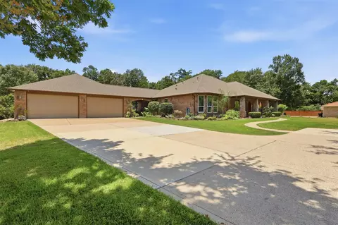 151 Lyndsey Dr, Montgomery, TX 77316