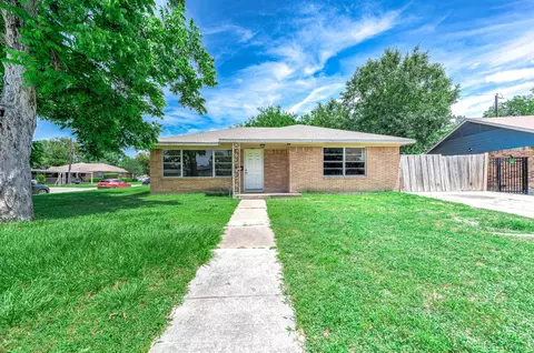 122 W Riverwood Dr, Houston, TX 77076