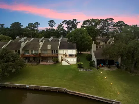 3930 Knollcrest Dr, Montgomery, TX 77356