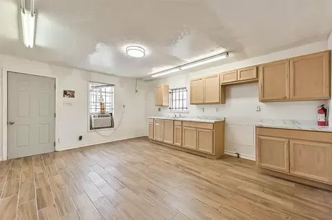 3822 Wipprecht St, Houston, TX 77026
