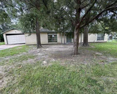 537 Tree Harbor Dr, Onalaska, TX 77360