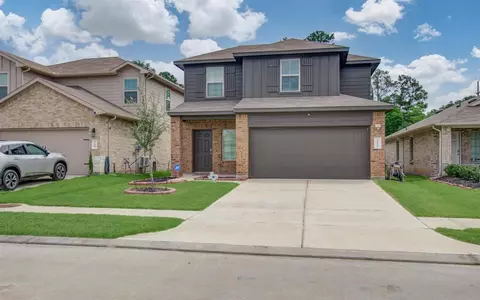 22426 Forest Gorge Ln, Spring, TX 77373 photo 1