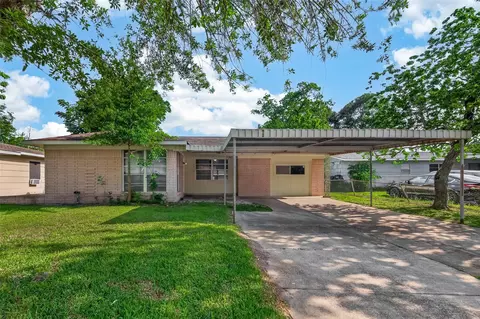5810 Flamingo Dr, Houston, TX 77033
