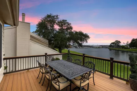 3930 Knollcrest Dr, Montgomery, TX 77356