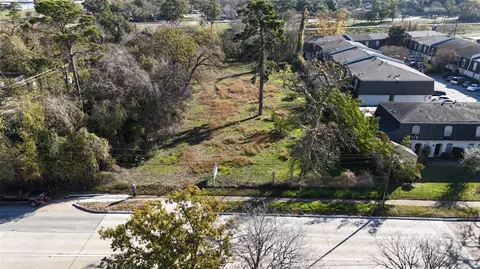 2818 W T C Jester Blvd, Houston, TX 77018
