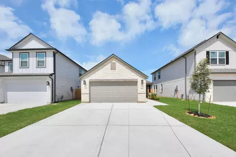18534 Athena Flower Dr, Fresno, TX 77545