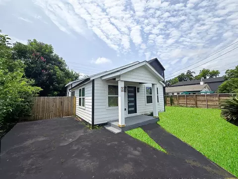 404 E 37th St, Houston, TX 77018