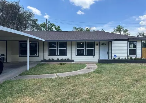 6059 Doulton Dr, Houston, TX 77033