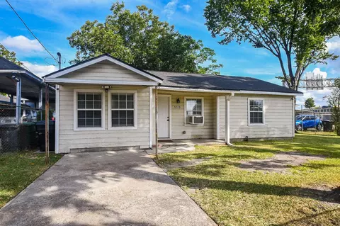 5710 Cherry St, Houston, TX 77026