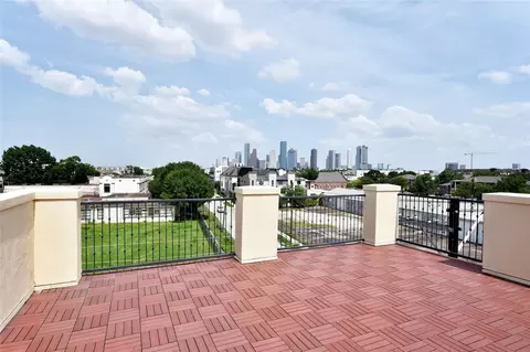 1100 Lakin St, Houston, TX 77007