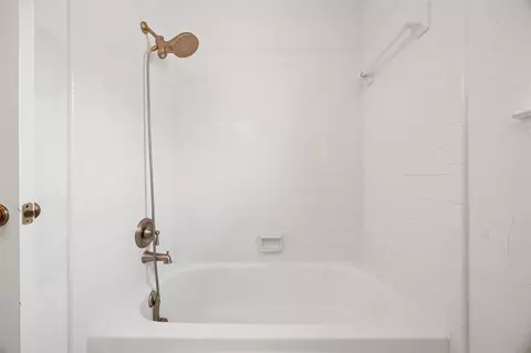 Bath - 5526 Clarkston Ln, Spring, TX 77379 photo 2 of 4