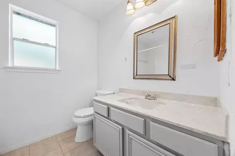 Bath - 5526 Clarkston Ln, Spring, TX 77379 photo 1 of 4