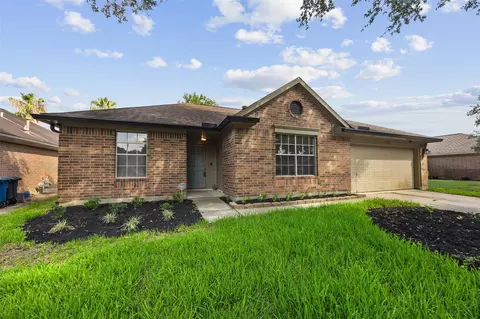 Exterior - 5526 Clarkston Ln, Spring, TX 77379 photo 2 of 4