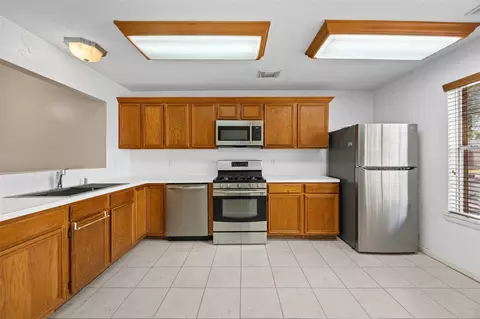Kitchen - 5526 Clarkston Ln, Spring, TX 77379 photo 2 of 3