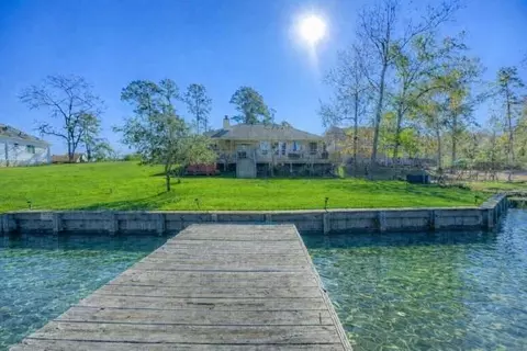 293 Twin Magnolia, Onalaska, TX 77360