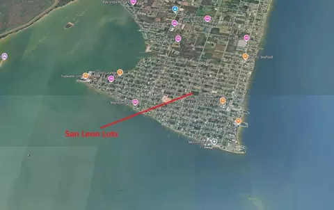 562 10th St, San Leon, TX 77539