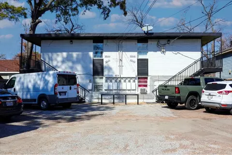 909 Yorkshire St #8, Houston, TX 77022