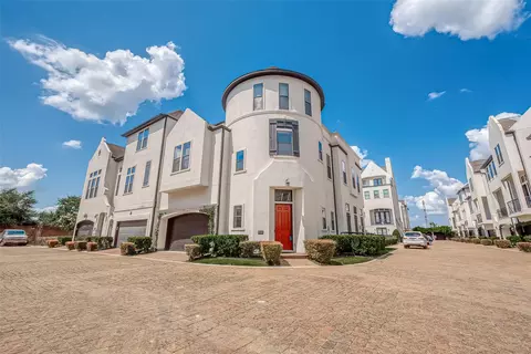 9940 Woodwind Ln S, Houston, TX 77025