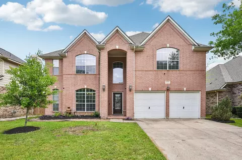 17711 Creek Bluff Ln, Cypress, TX 77433