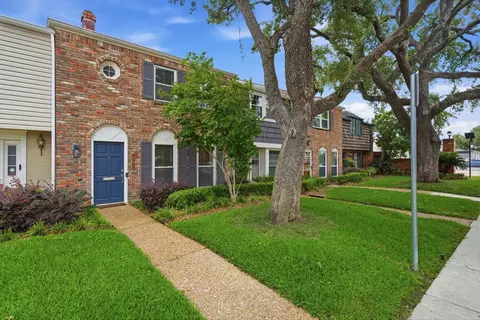 2505 Briar Ridge Dr #50, Houston, TX 77057
