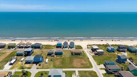 1126 Gulfview Ln, Crystal Beach, TX 77650