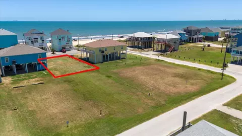 1126 Gulfview Ln, Crystal Beach, TX 77650 photo 11