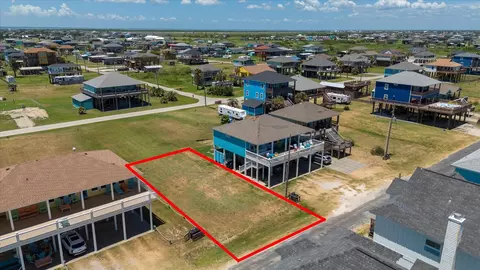 1126 Gulfview Ln, Crystal Beach, TX 77650 photo 19