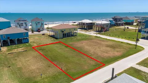 1126 Gulfview Ln, Crystal Beach, TX 77650 photo 12