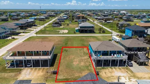 1126 Gulfview Ln, Crystal Beach, TX 77650 photo 16