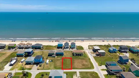 1126 Gulfview Ln, Crystal Beach, TX 77650 photo 3